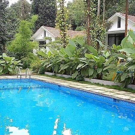 Le Vista Resort สุลต่านบาเทรี ภายนอก รูปภาพ
