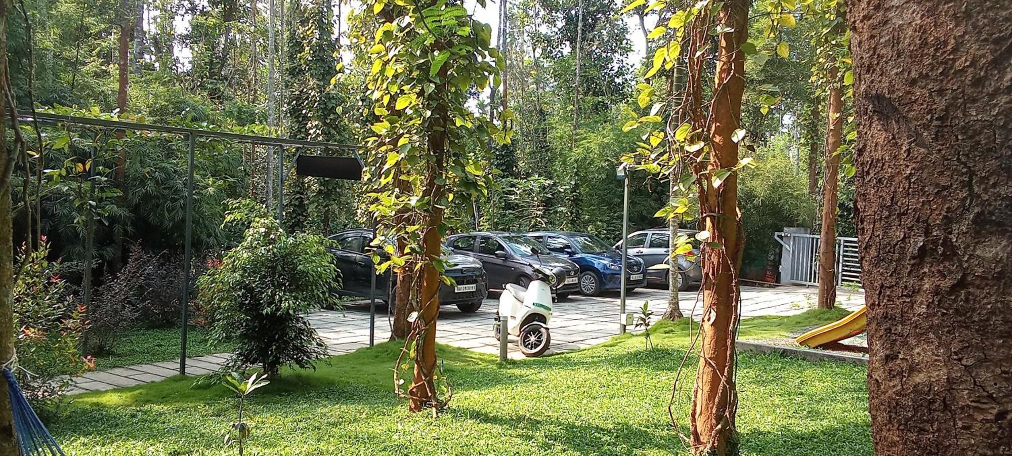 Le Vista Resort สุลต่านบาเทรี ภายนอก รูปภาพ