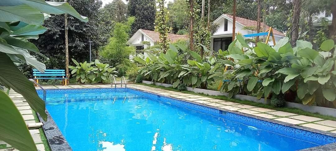 Le Vista Resort สุลต่านบาเทรี ภายนอก รูปภาพ
