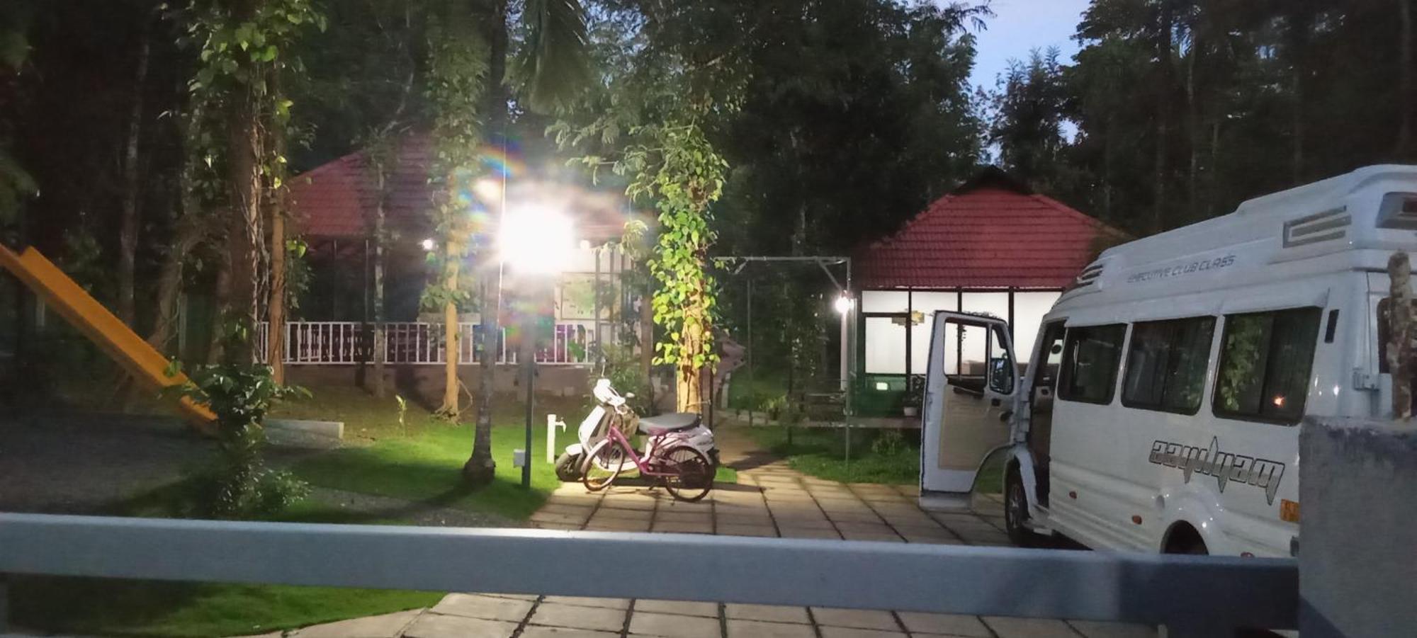 Le Vista Resort สุลต่านบาเทรี ภายนอก รูปภาพ